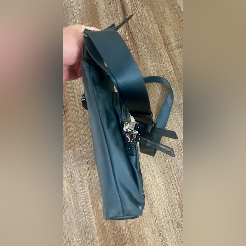 TUMI Voyageur Capri Crossbody Shoulder Bag Gray Nylon Travel Neutral Classic - Picture 13 of 16